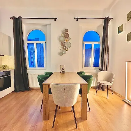 Baross - Spacious Apartament